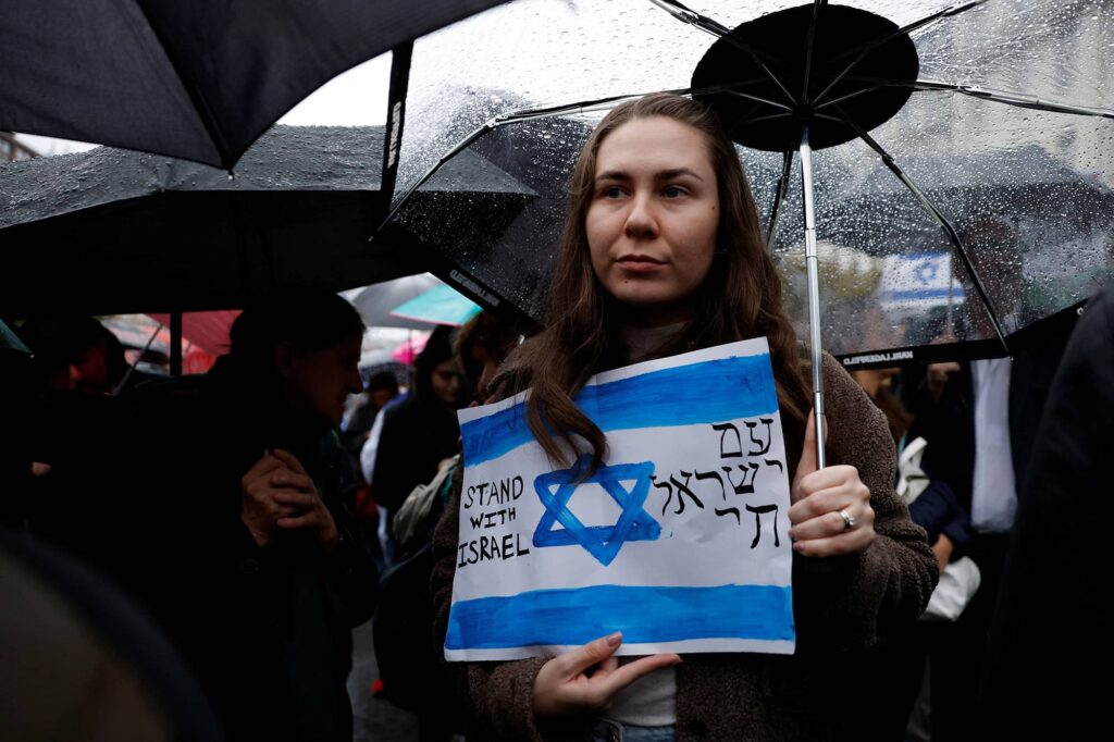 Israel supporter demonstrate in Prague, October 9, 2023. Photo credit: REUTERS/David W Cerny.